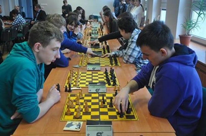 Młodzi mistrzowie szachownicy